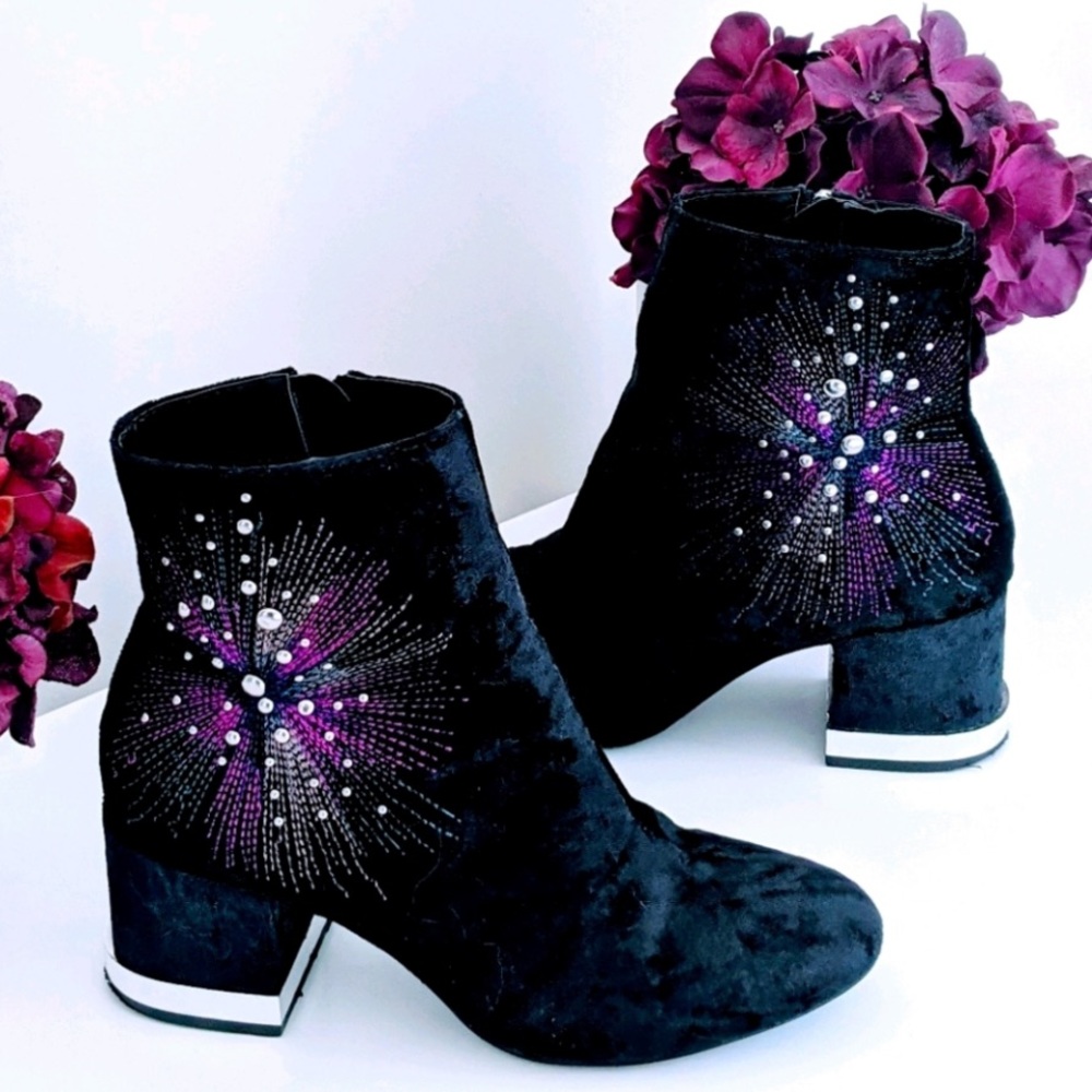 Design Lab Velvet Booties - Picture 5 of 7